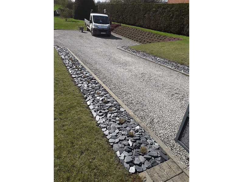 08_Pavage_allee_jardin_entree_DBA_Parcs_et_Jardins_Andy_Debacker_Cloture_Terrassement_Abattage_Elagage_Jardins_Belgique_hainaut_leuze_Tournai_mons